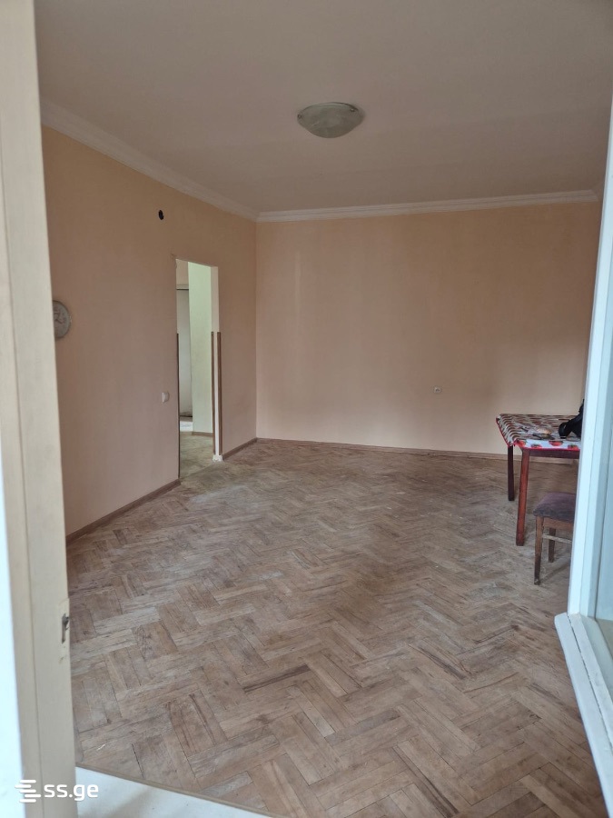 khizanishvili st. 9 - 2 rooms