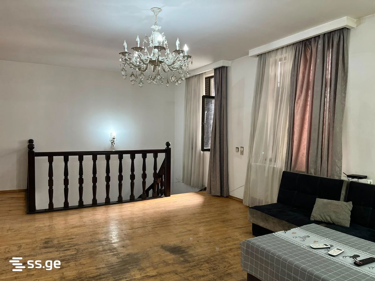 a.wereTlis avenue - 7 rooms