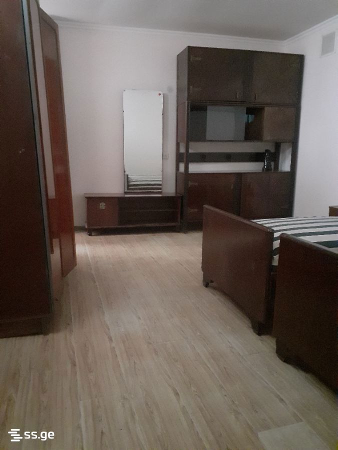mukhrani st. 6 - 1 rooms