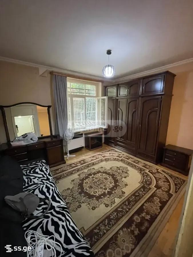 kavsadze st. 8 - 1 rooms