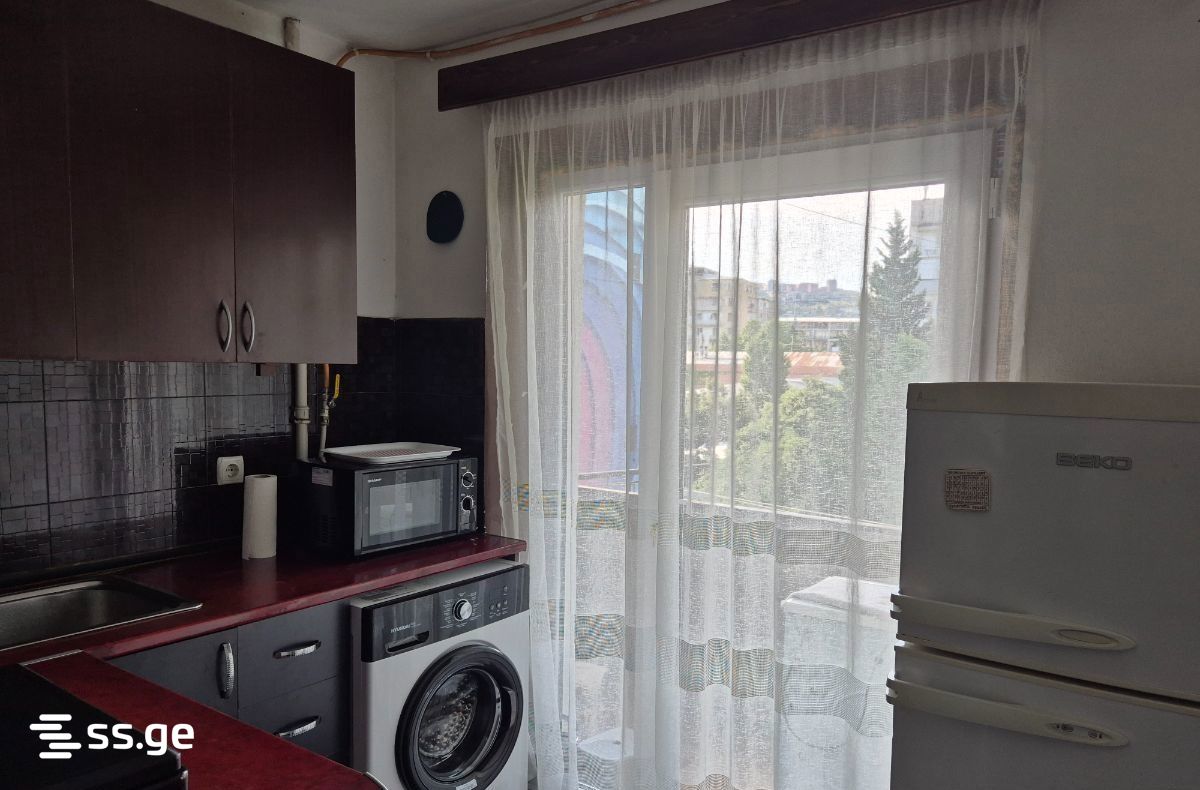 bakhtrioni st. 8 - 1 rooms