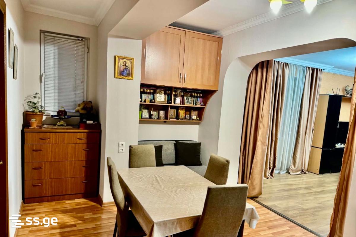 Gr. Robakidze Ave - 4 rooms