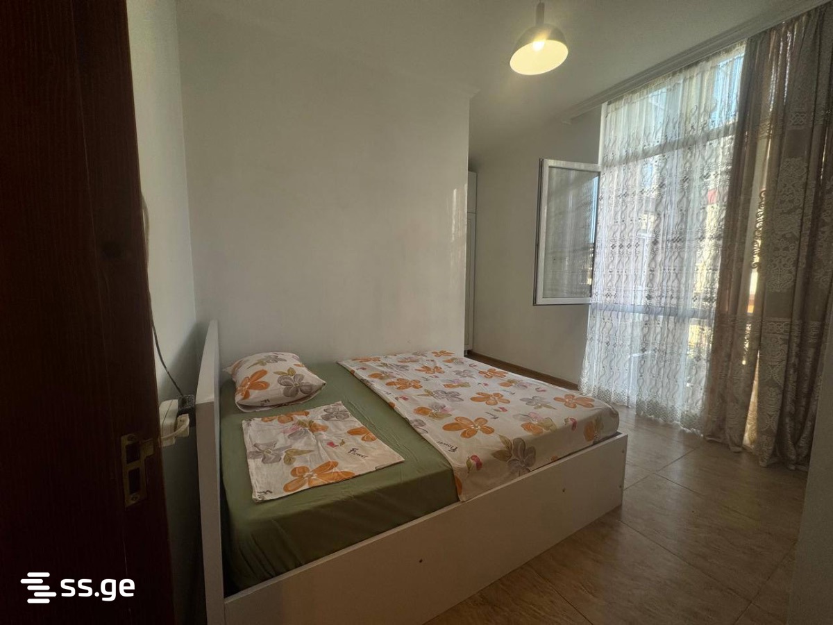 4 - 3 rooms