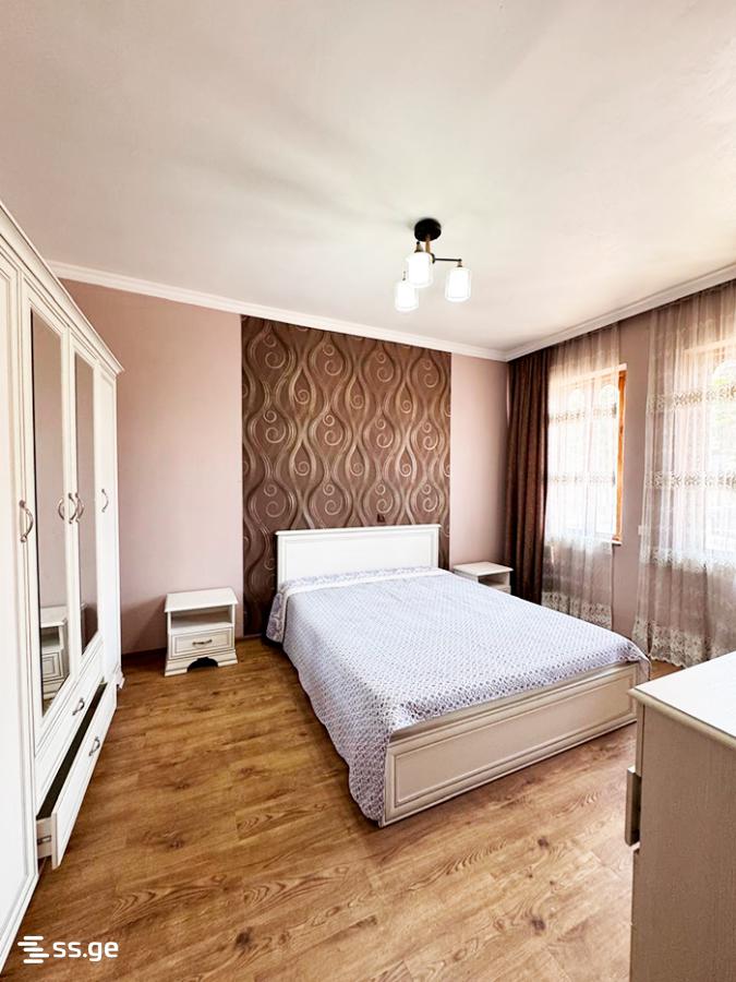 Bagrationi str. 4 - 3 rooms