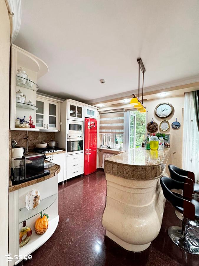 K. Gamsakhurdia st. 40 - 3 rooms