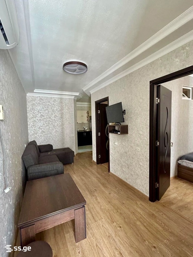 6 - 3 rooms