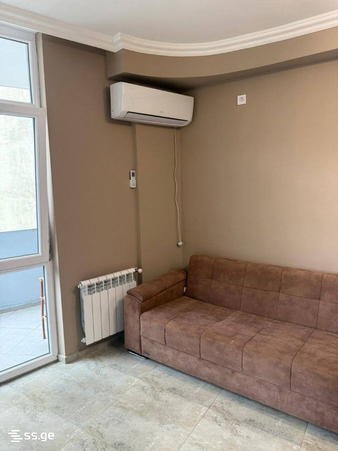 8 - 3 rooms