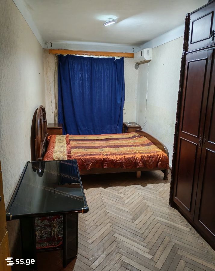 7 - 4 rooms