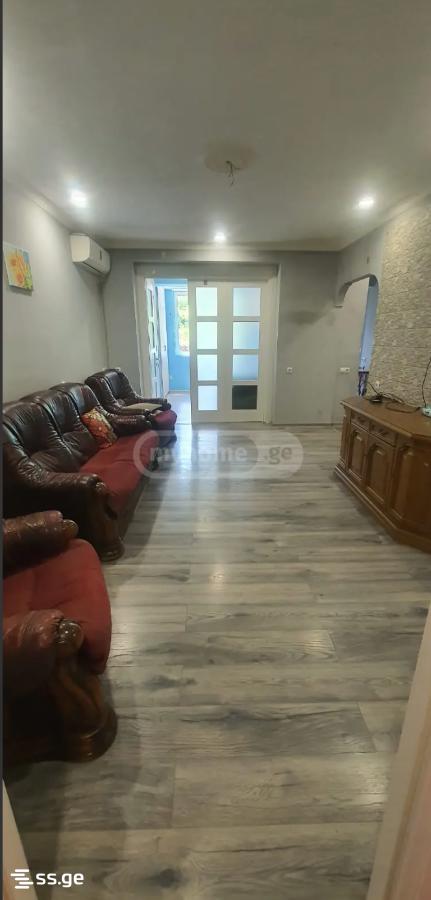 nucubidze st. 221 - 3 rooms