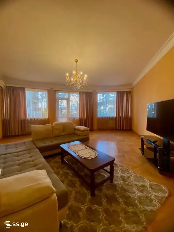 kostava st. 10 - 8 rooms