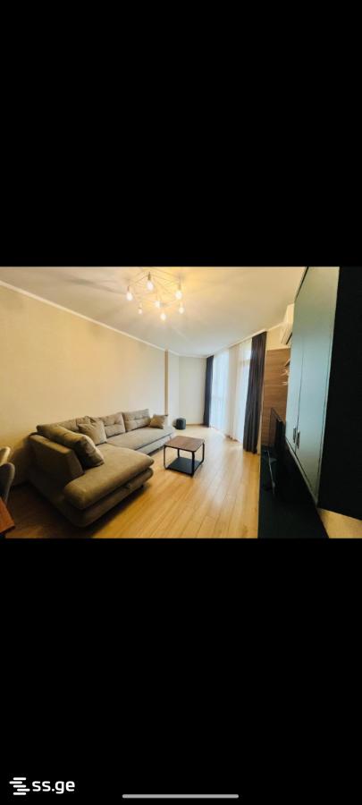 4 - 2 rooms