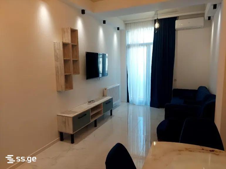 Kosmonavtebi coast - 3 rooms