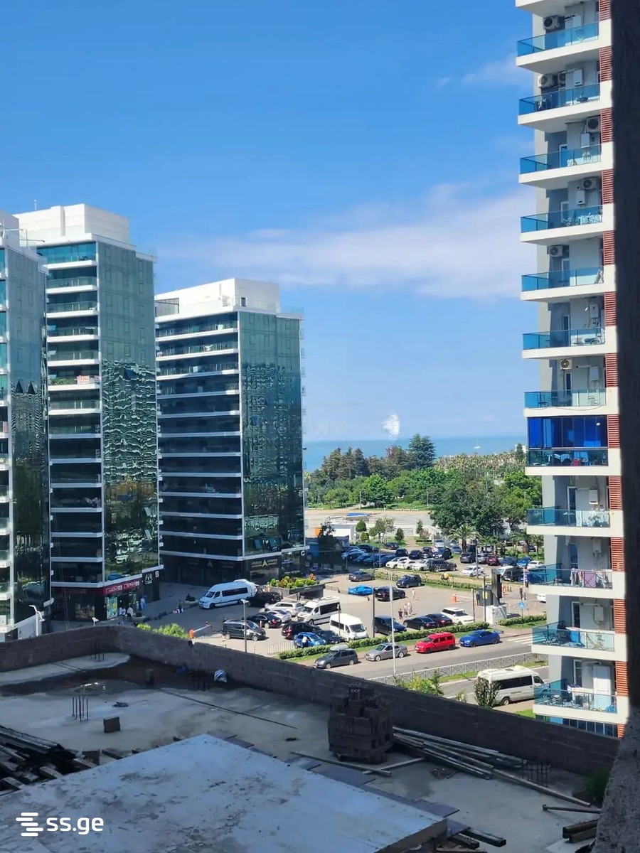 R. Nizharadze st. 9 - 3 rooms