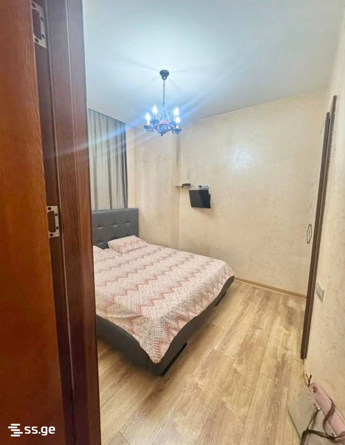 4 - 2 rooms