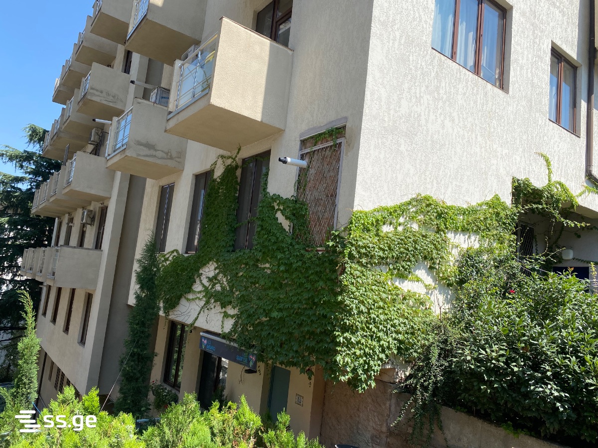 a.razmadze st. 52 - 1 rooms