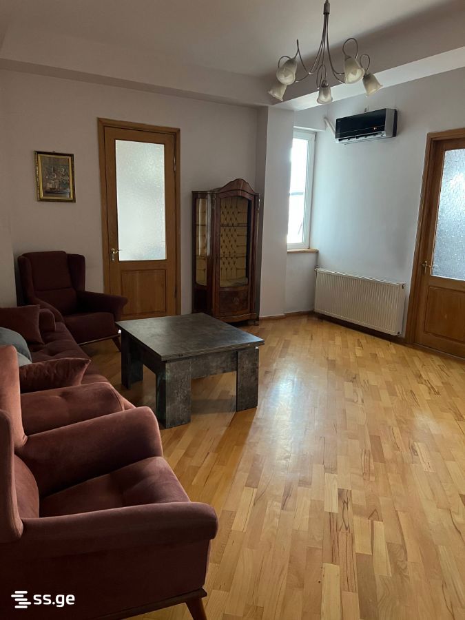 kutaisi st. 10 - 3 rooms