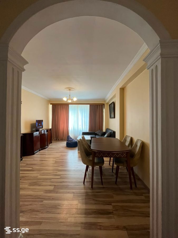 5 - 5 rooms