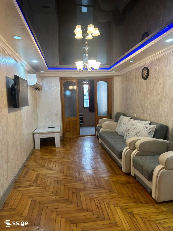 25 - 3 rooms