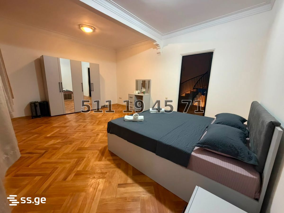 G.Chokheli st. 1 - 7 rooms