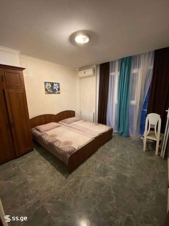 Khimshiashvili st. 4 - 3 rooms