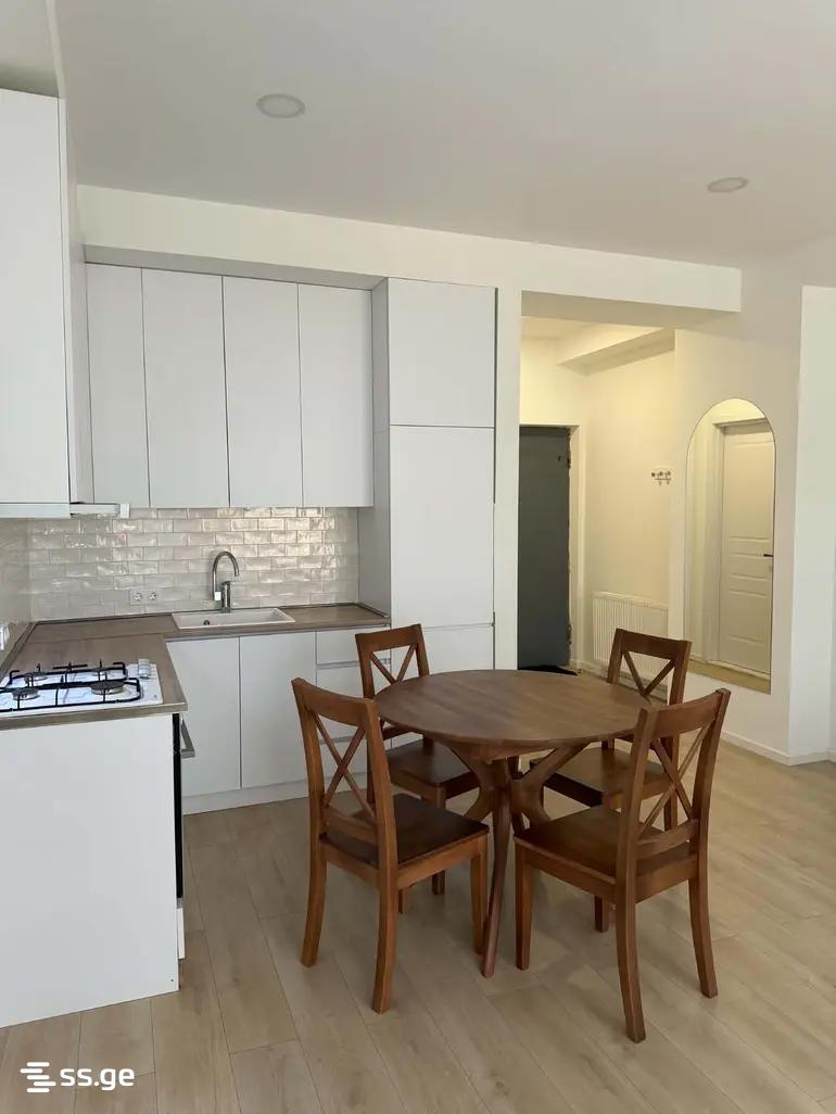8 - 3 rooms