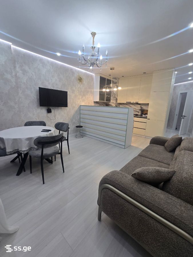 4 - 2 rooms
