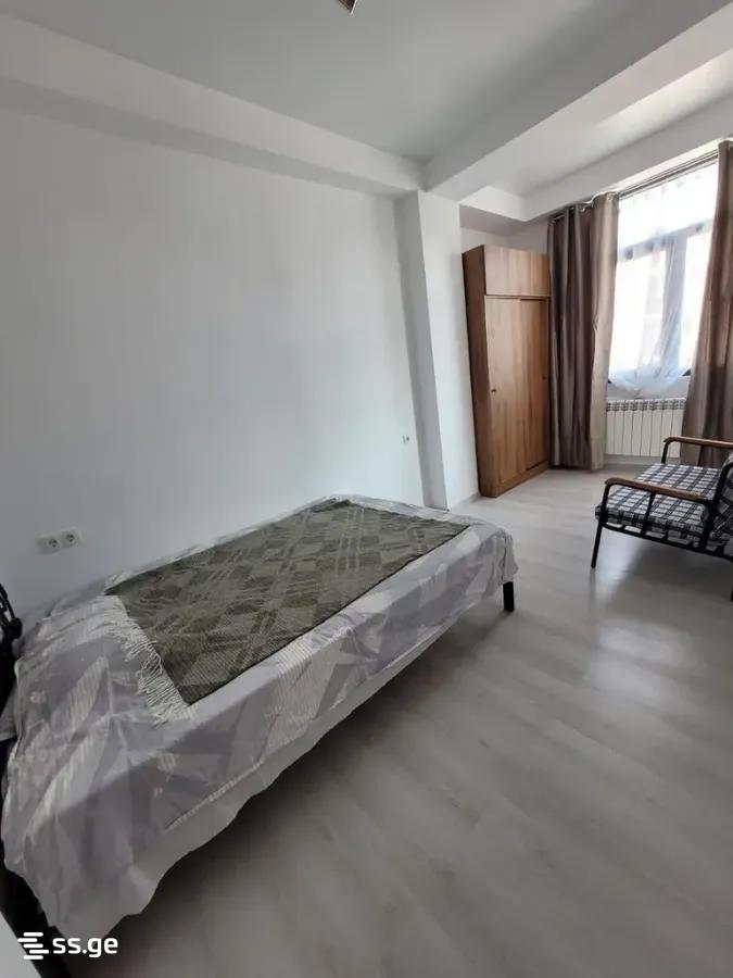 Kosmonavtebi coast - 3 rooms