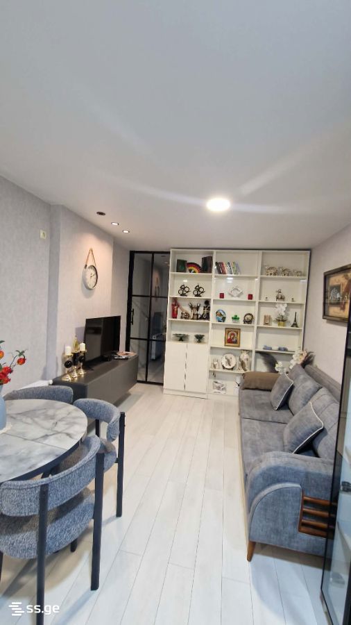 R. Nizharadze st. 20 - 2 rooms