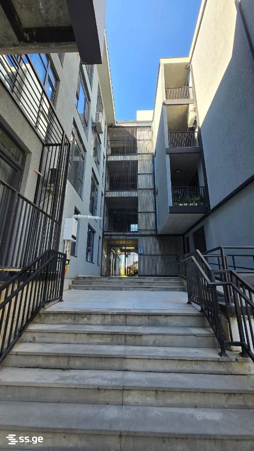 Bob walsh st. - 3 rooms