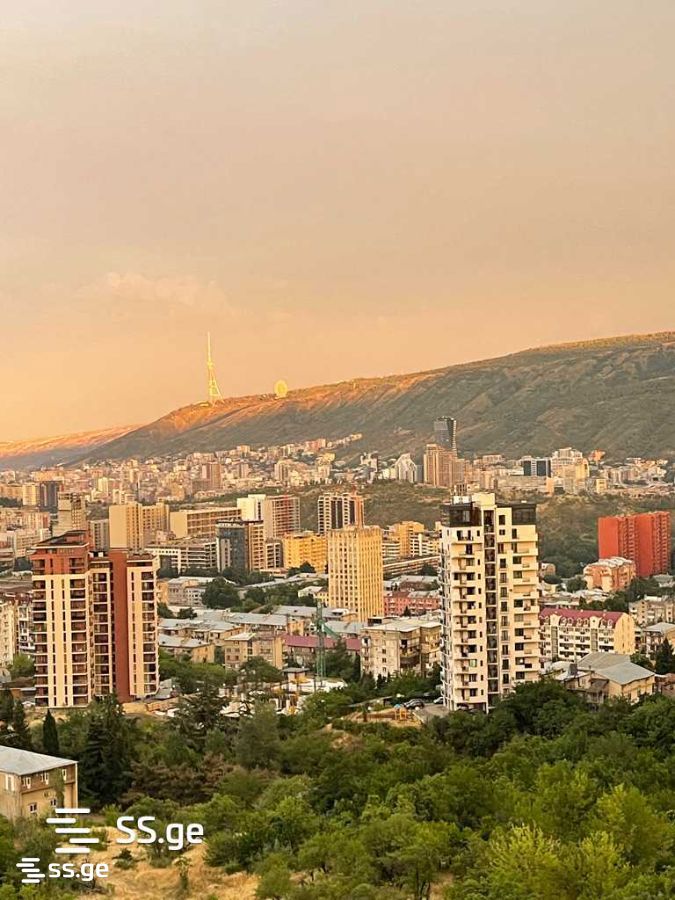 E. Amashukeli st. - 3 rooms