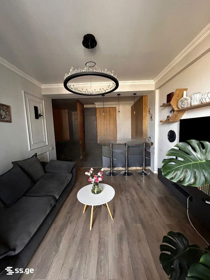 navtlugi st. 10 - 4 rooms