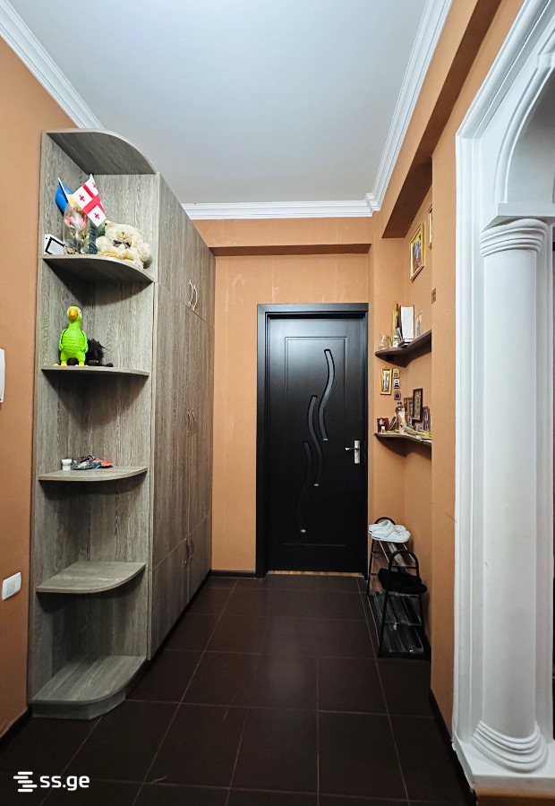 Teimuraz Bochorishvili's I dead end 8 - 4 rooms