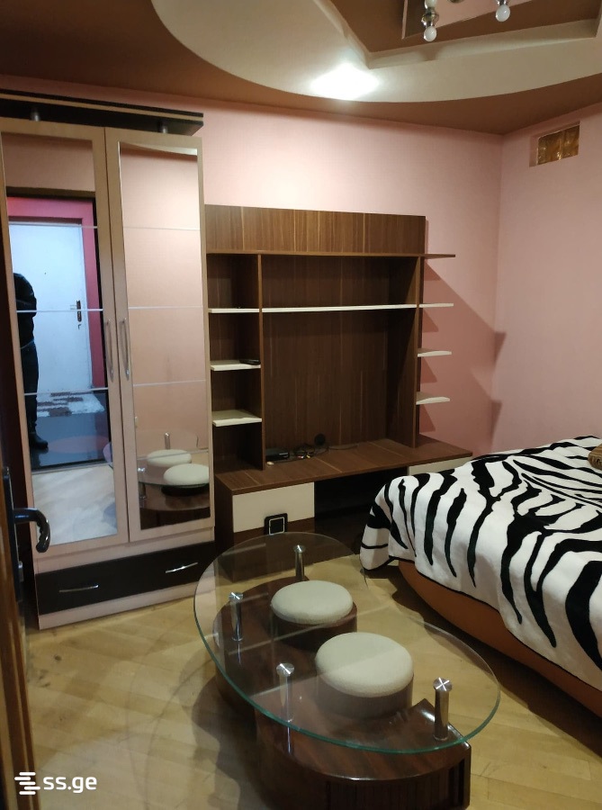 pekini st. 12 - 3 rooms