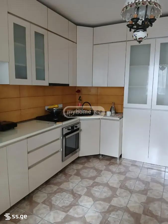 Beri Gabriel Salosi Ave. - 3 rooms