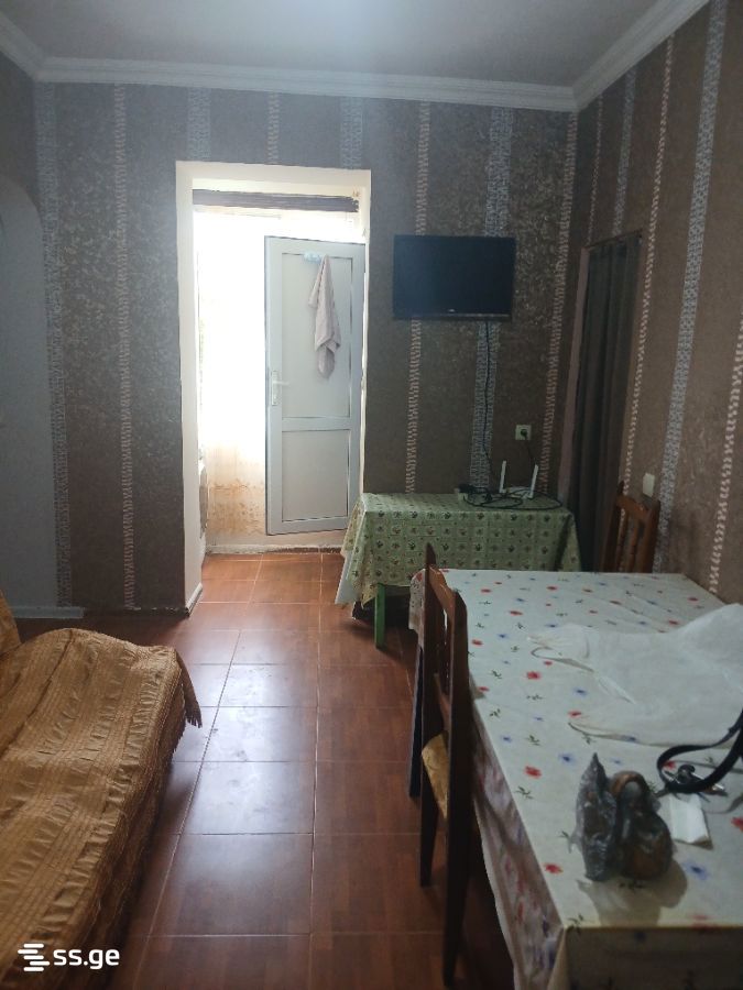 4 - 2 rooms