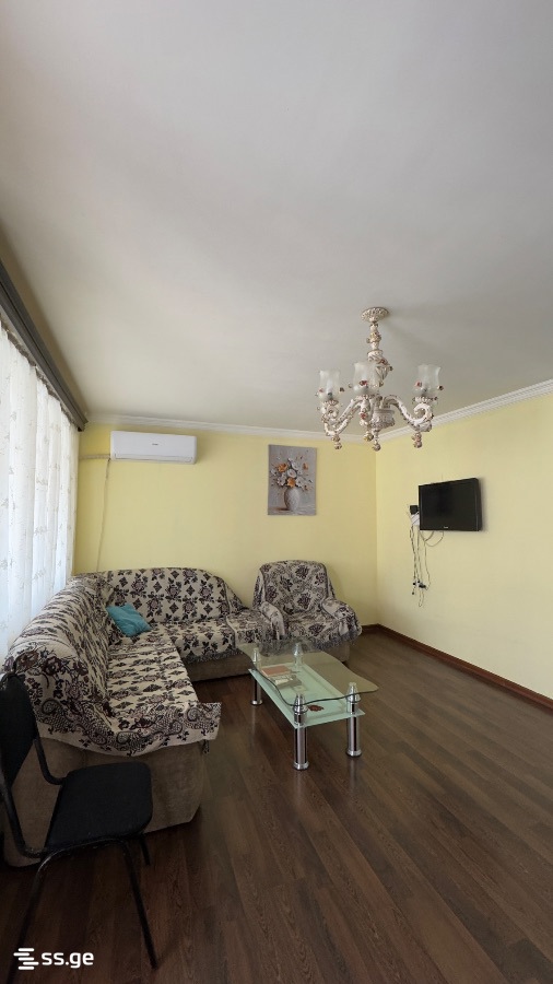 Tamarashvili st. (Saburtalo) 11 - 5 rooms