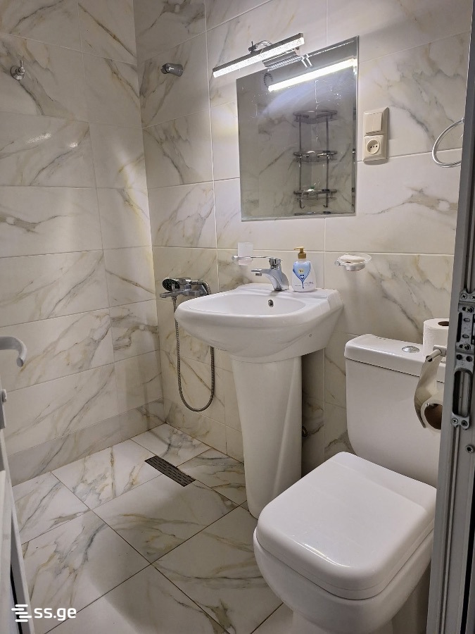 10 - 1 rooms