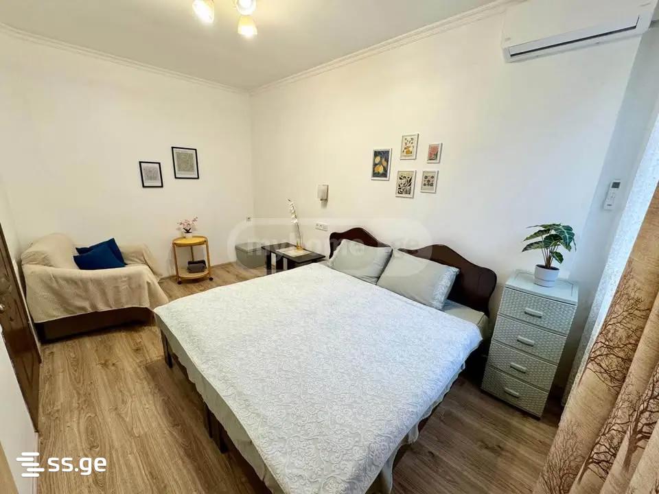 92) 40 - 2 rooms