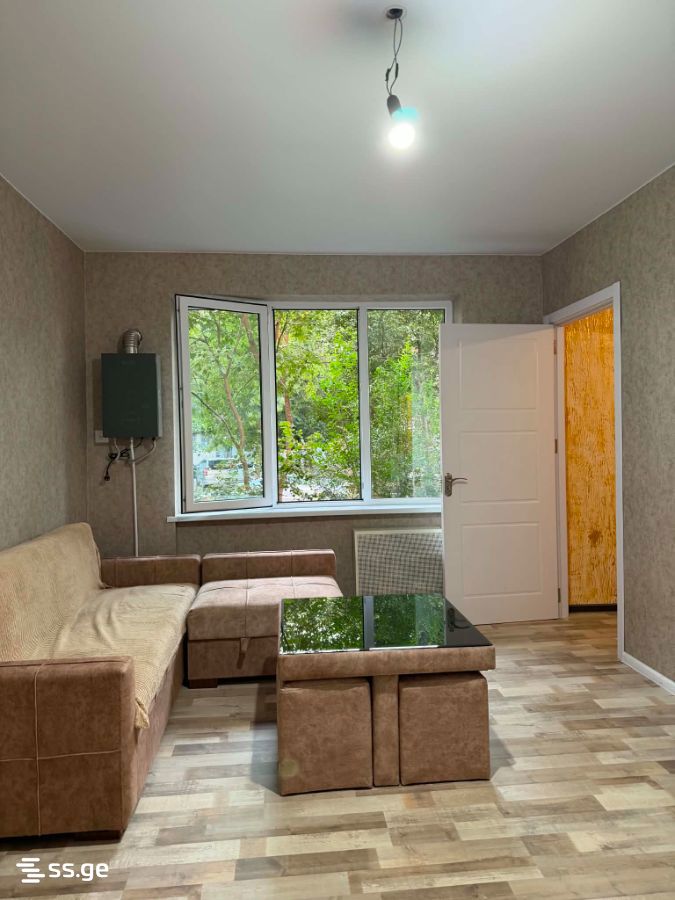 800 - 1 rooms