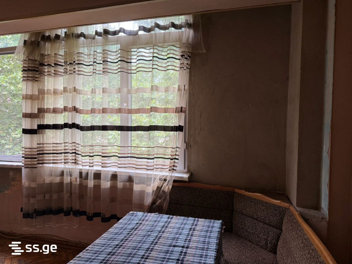 Gr. Robakidze Ave 1 - 3 rooms