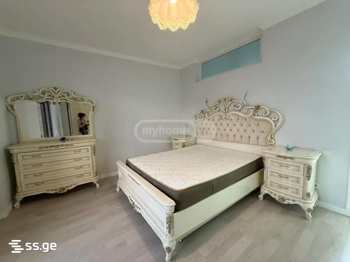 V. Sarajishvili st. 4 - 5 rooms