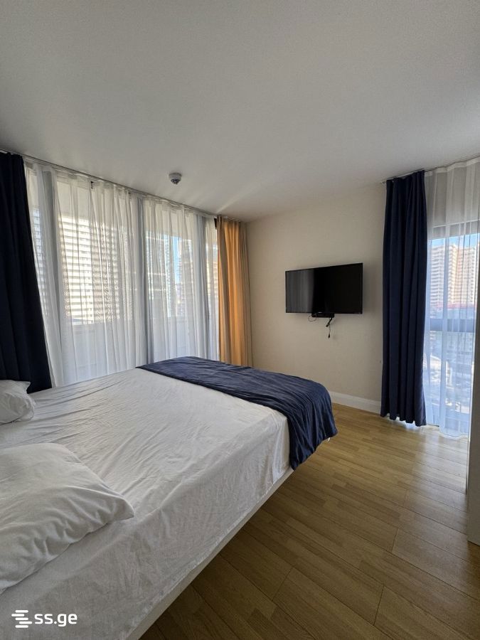Khimshiashvili st. 7 - 3 rooms