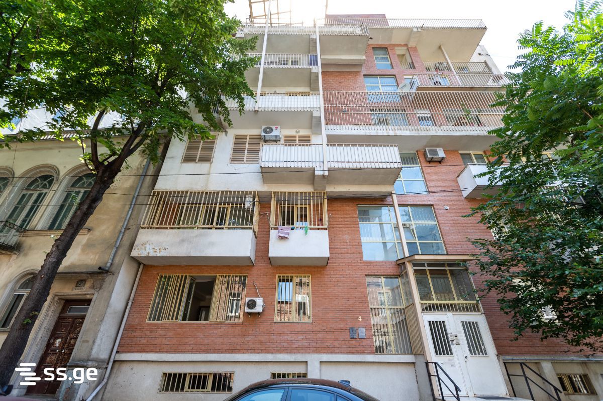 shio mgvimeli st. 4 - 3 rooms