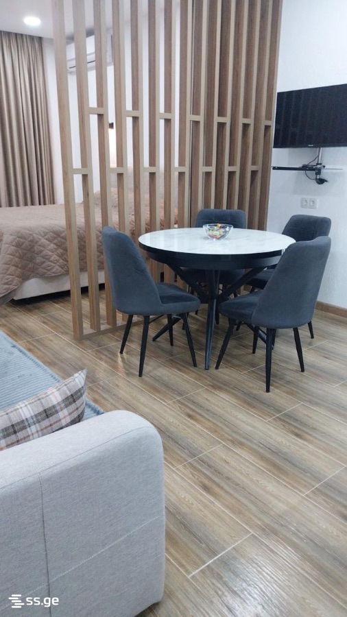 6 - 1 rooms
