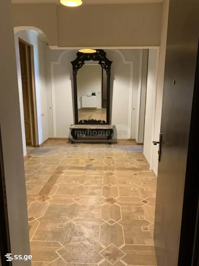 kutateladze st. 2 - 5 rooms