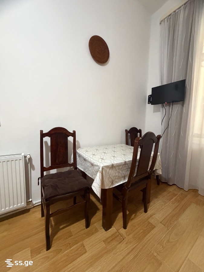 a.wereTlis avenue 1 - 2 rooms