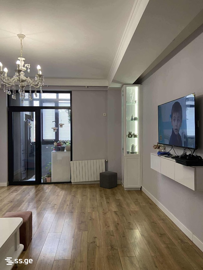 E. Amashukeli st. - 3 rooms