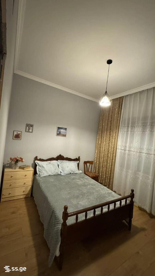 4 - 2 rooms