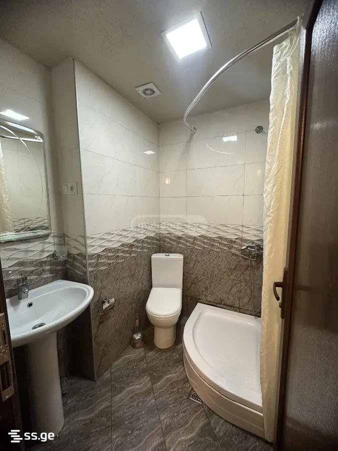 8 - 3 rooms