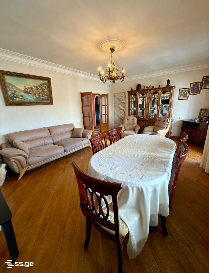 Sh. Inasaridze St. 20 - 4 rooms